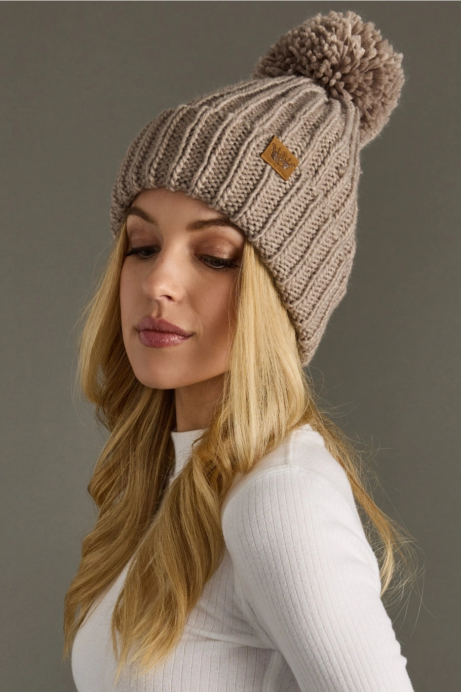 TAUPE RIBBED POM HAT