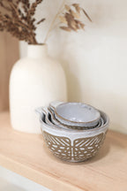 MEASURING CUPS WITH WAX RELIEF PATTERN