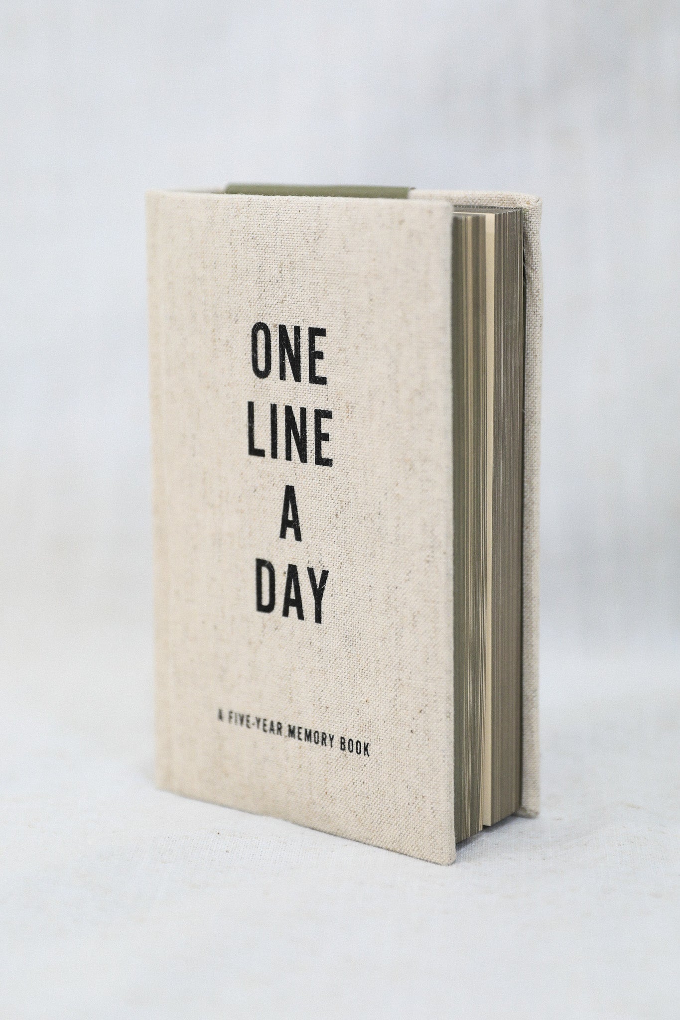 ONE LINE A DAY MEMORY BOOK