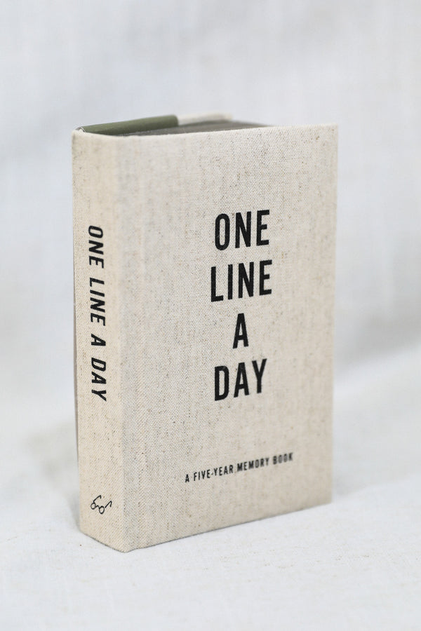 ONE LINE A DAY MEMORY BOOK