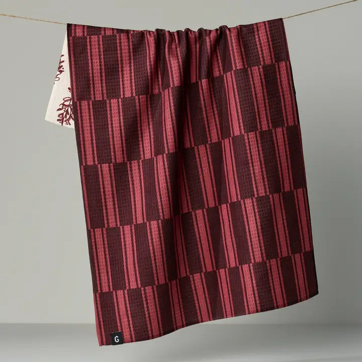 GEOMETRY LUXE KITCHEN TOWEL - FESTIVE CRANBERRY