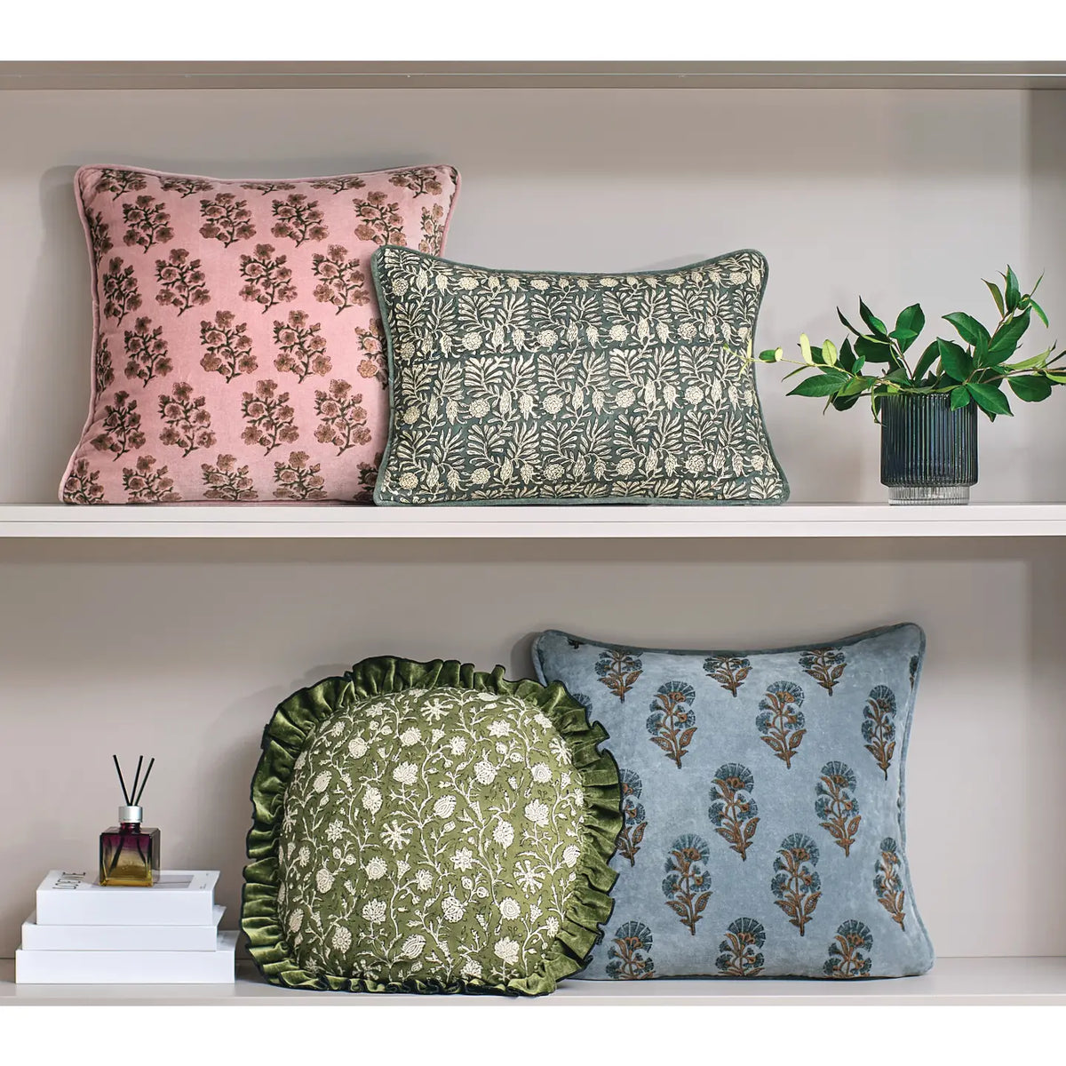 BLOCK PRINT VEL MUGHAL PILLOW