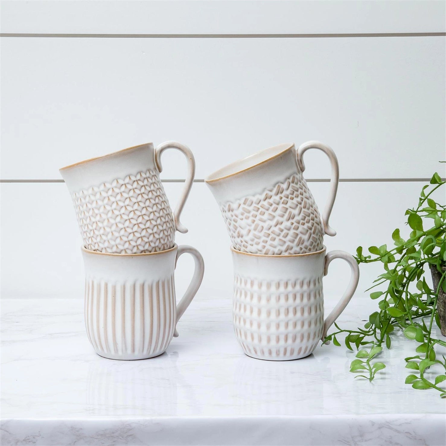 CREAM PATTERNED MUG