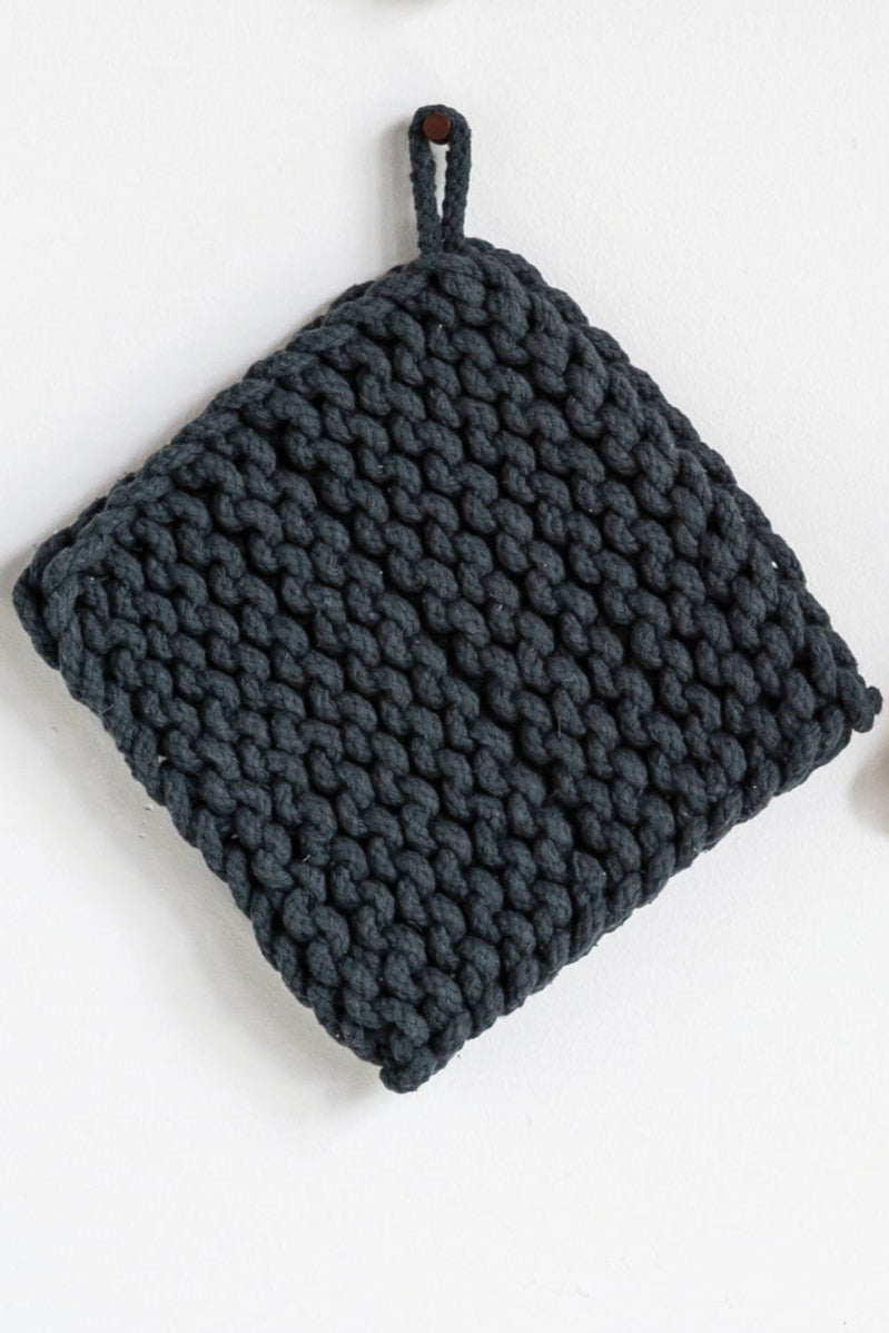 CROCHETED POT HOLDER - DEEP