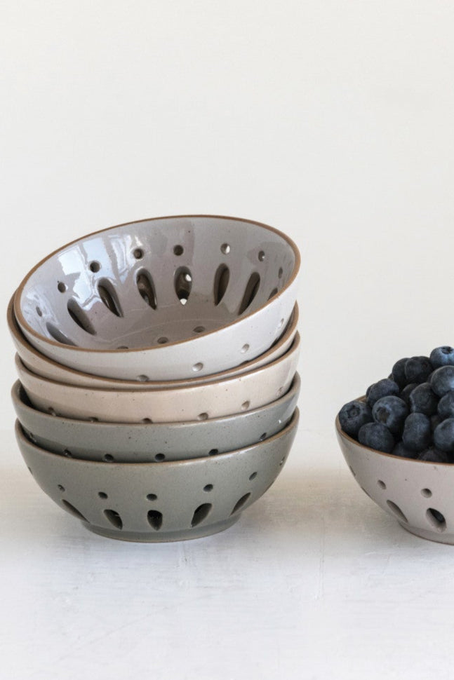 STONEWARE BERRY BOWL