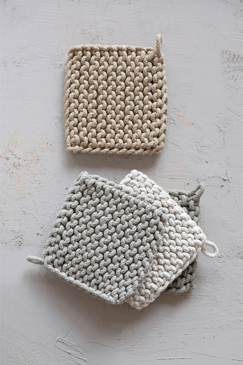 CROCHETED POT HOLDER - LIGHT