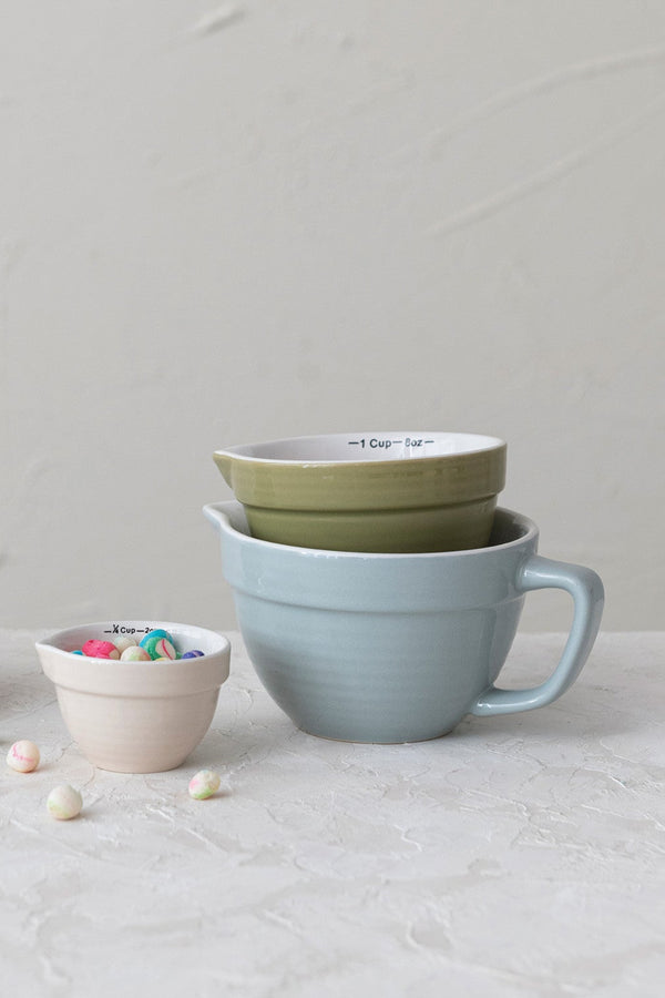 COLORED BATTER BOWL MEASURING CUPS