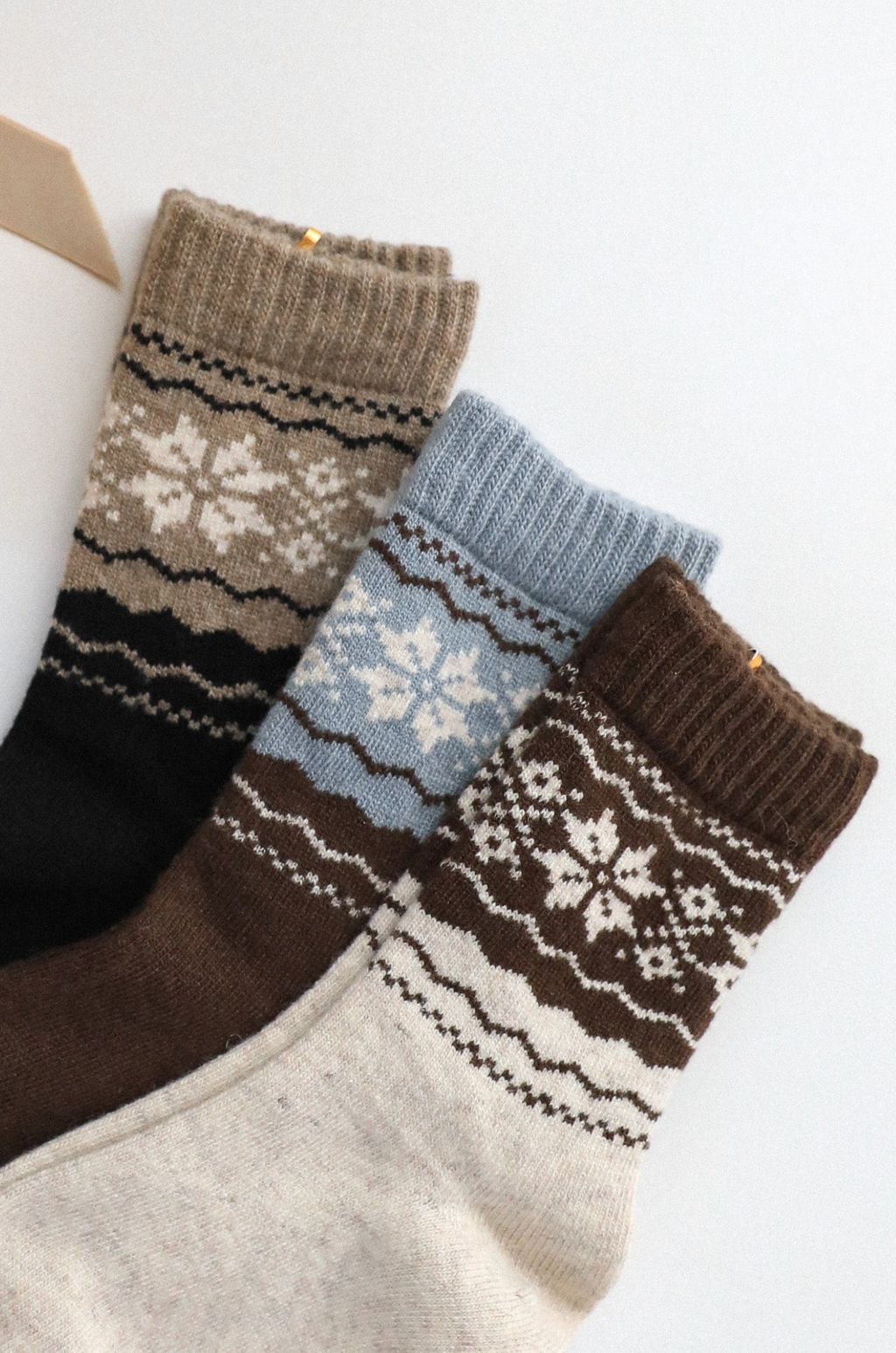 SNOWFLAKE PATTERN SOCKS