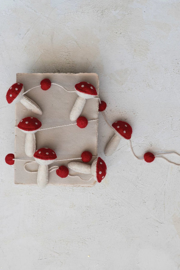 FELT MUSHROOM GARLAND