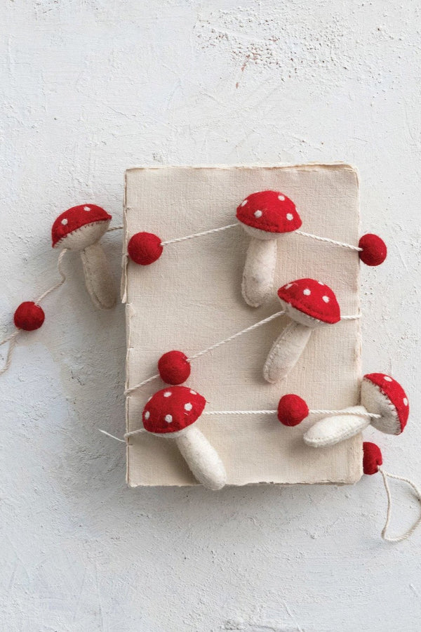 FELT MUSHROOM GARLAND