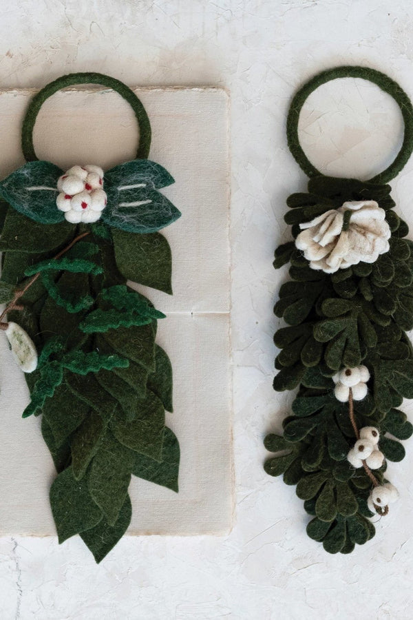 GREENERY WOOL/FELT DOOR HANGER