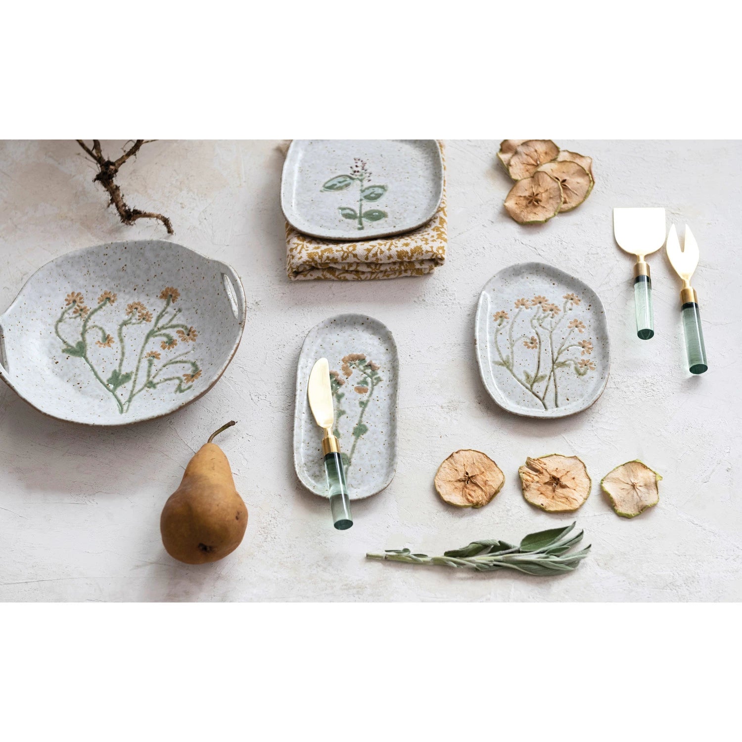 STONEWARE BOWL + HANDLES + BOTANICALS