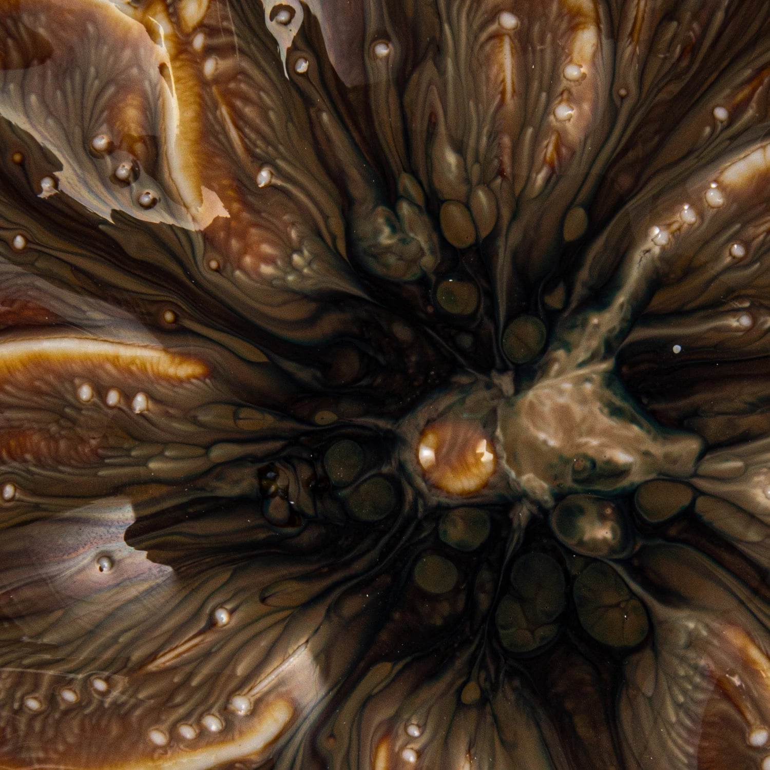 STONEWARE FLOWER DISH