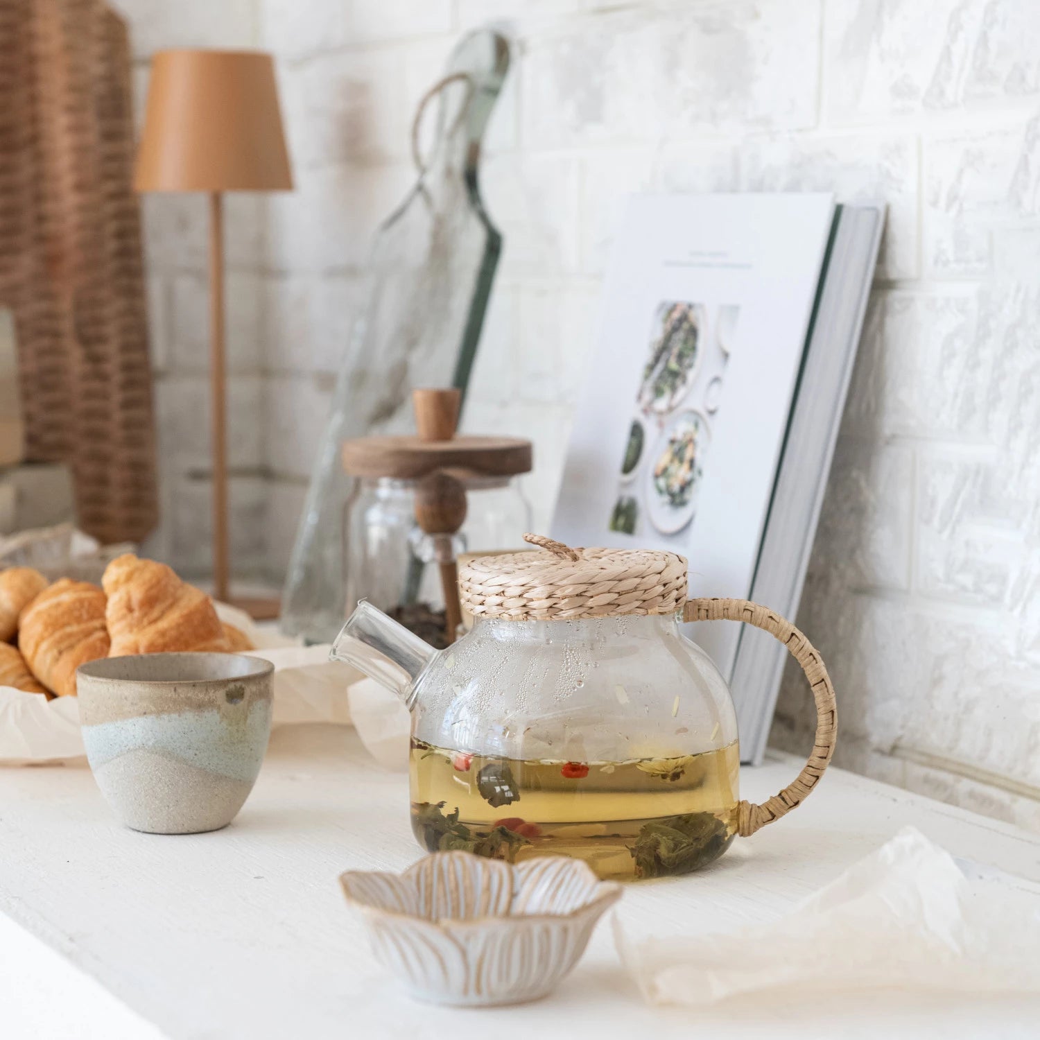 STONEWARE FLOWER SHAPED BOWLS
