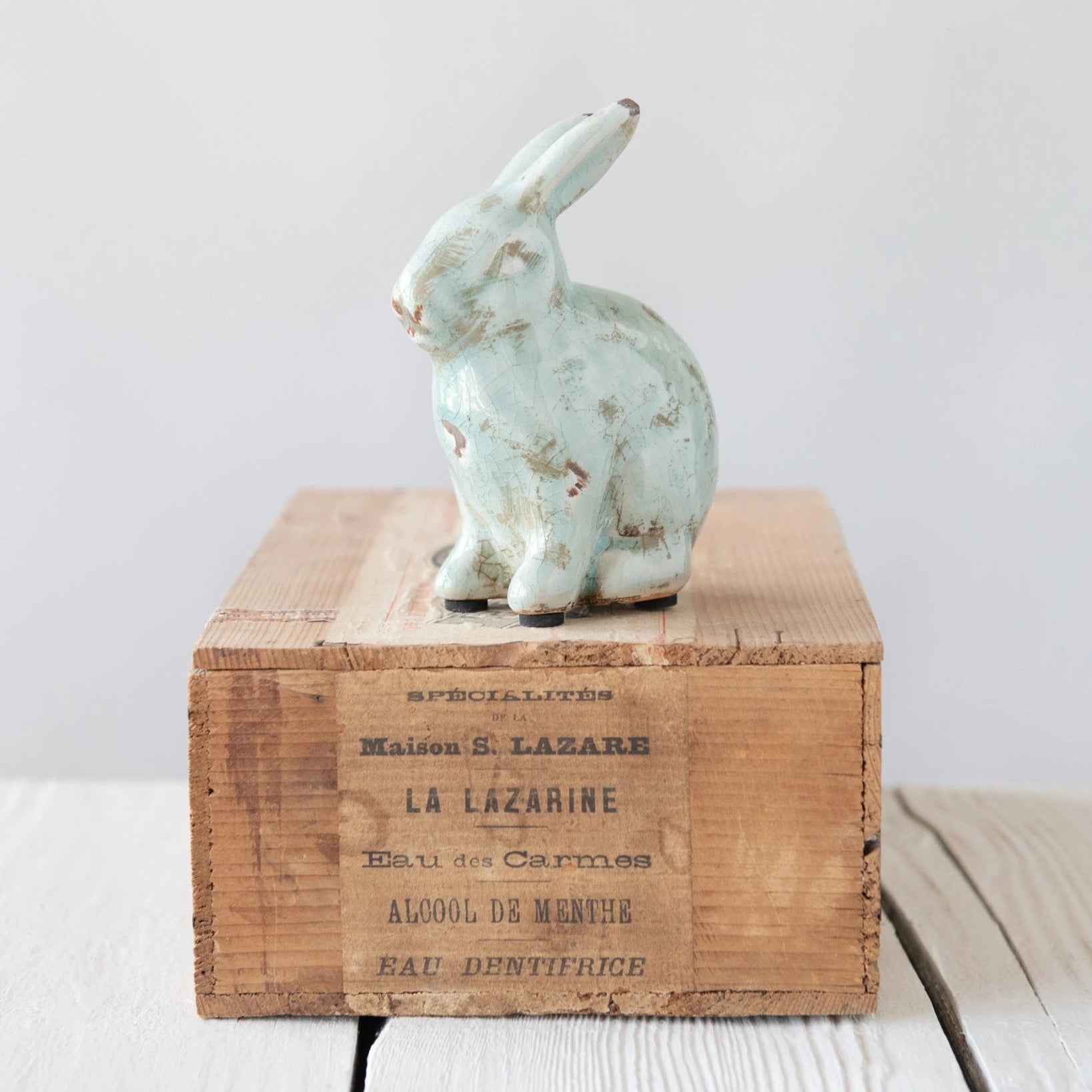 DISTRESSED TERRACOTTA RABBIT