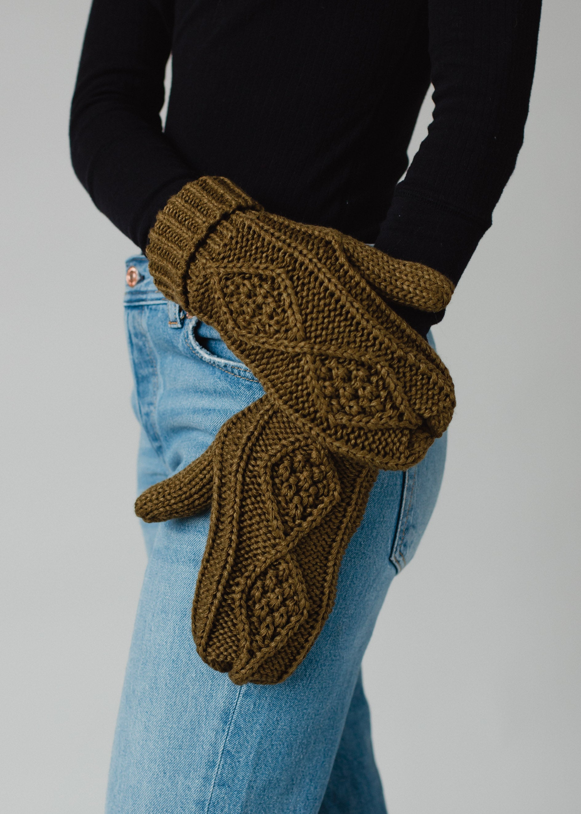CABLE KNIT MITTENS