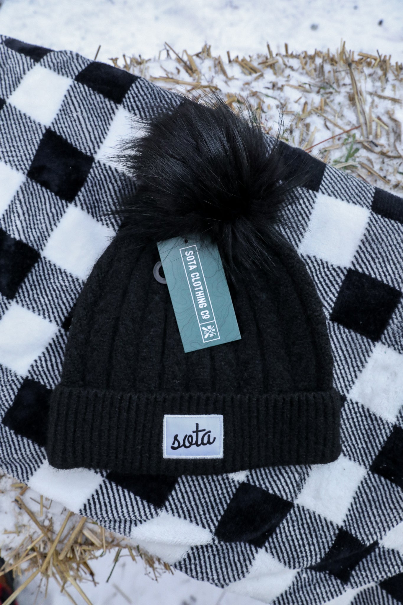 CRISP POM BEANIE